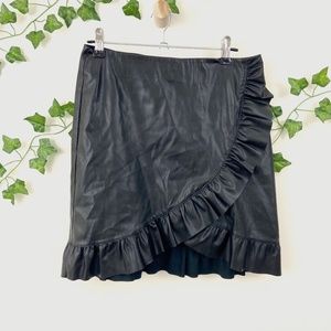 Aqua black pleather swoop side mini skirt Sz S